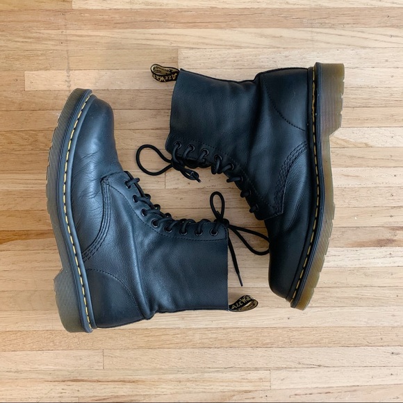 ❤️SOLD❤️ Dr. Martens Pascal Combat Lace-Up Boot - Picture 11 of 11